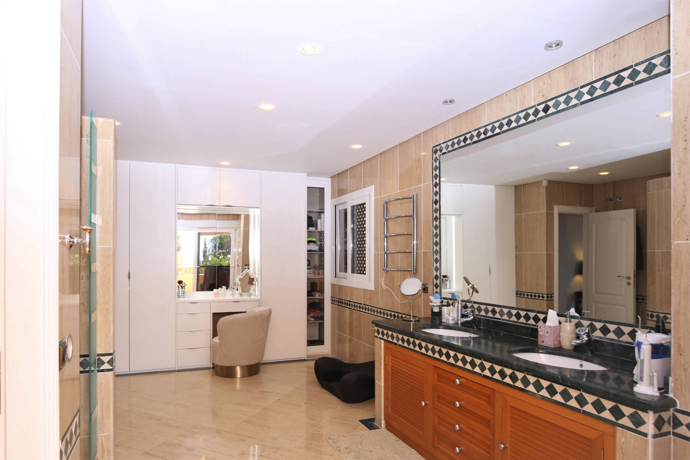 Квартира, 2508 м², 1 623 957$ — FAKTOR