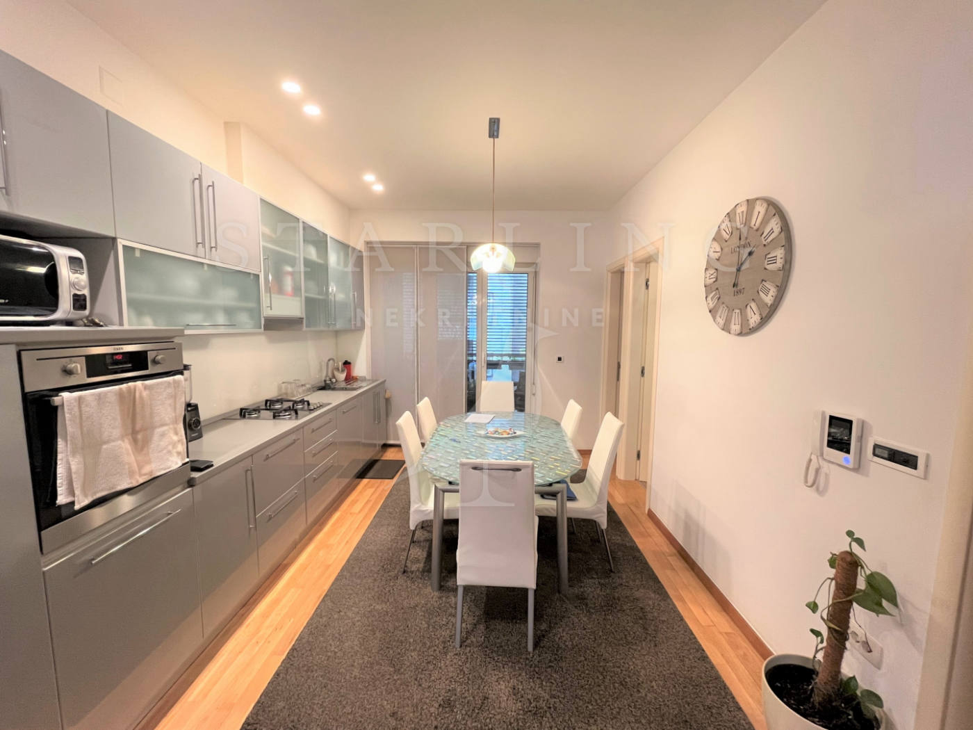 Квартира, 1174 м², 346 897$ — FAKTOR