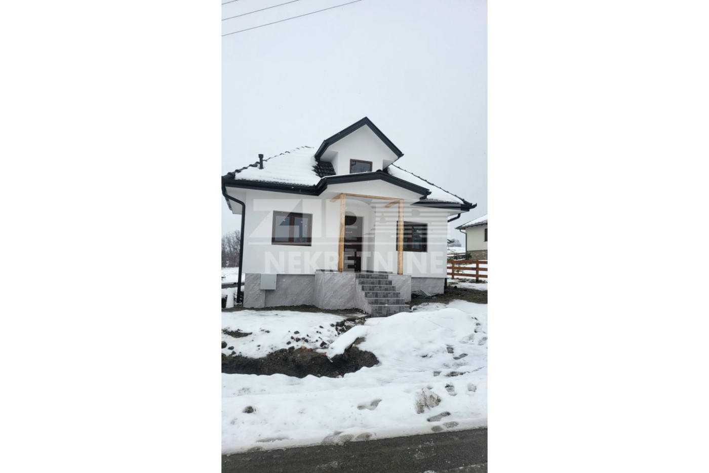 House, 807 m²