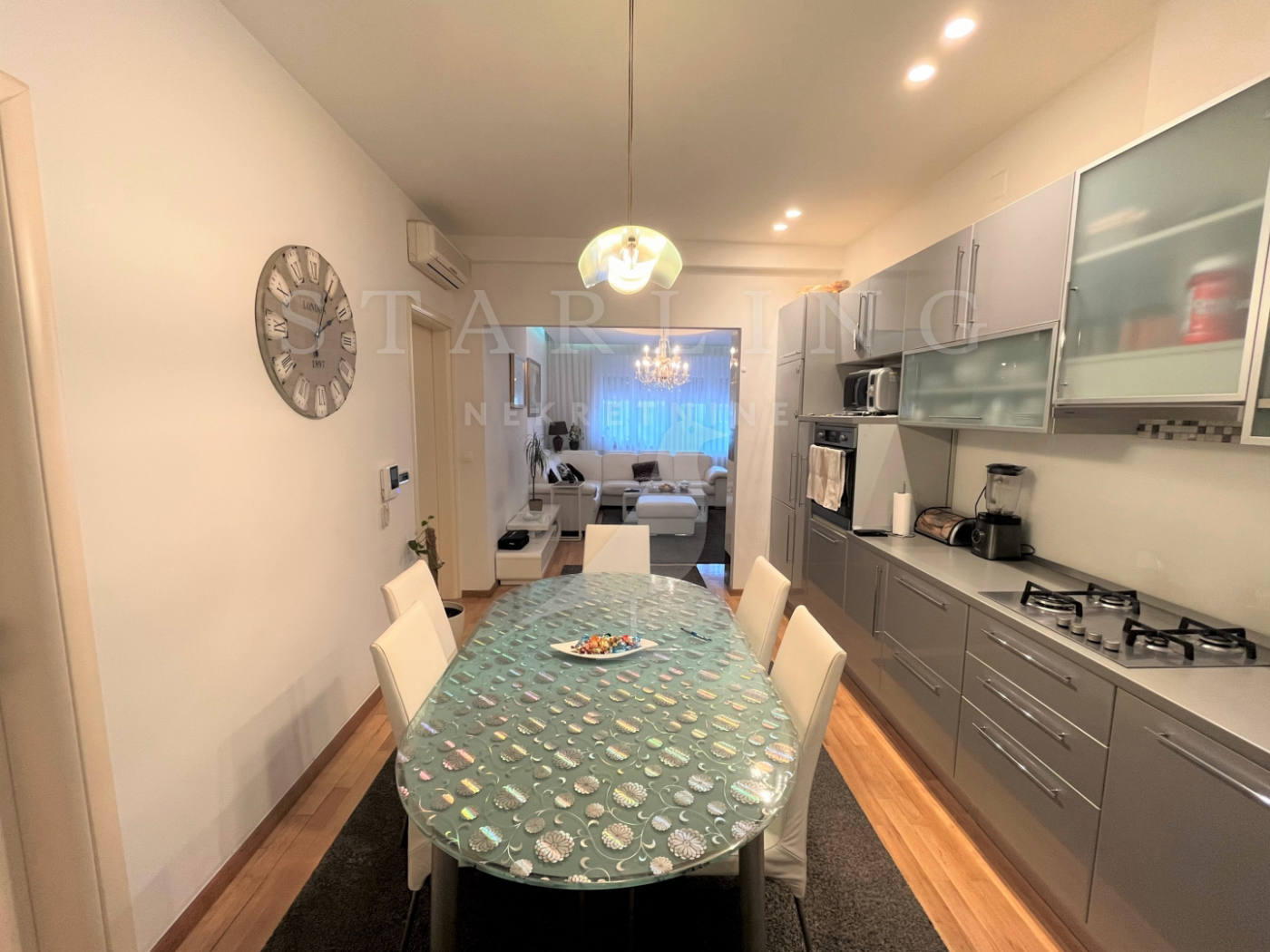 Квартира, 1174 м², 346 897$ — FAKTOR