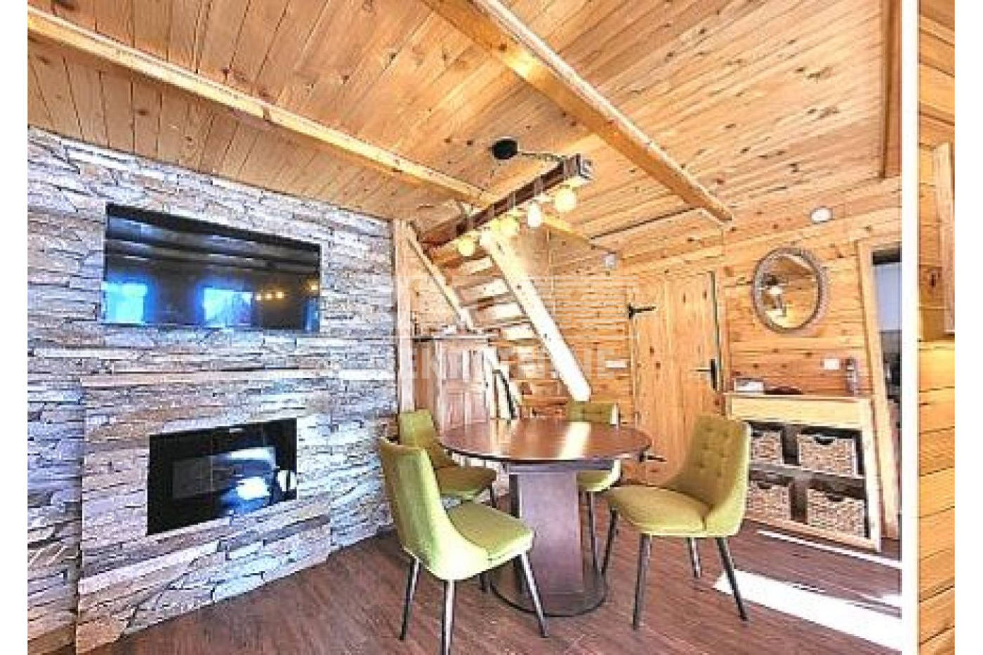 Будинок, 861 м², 120 000$ — FAKTOR