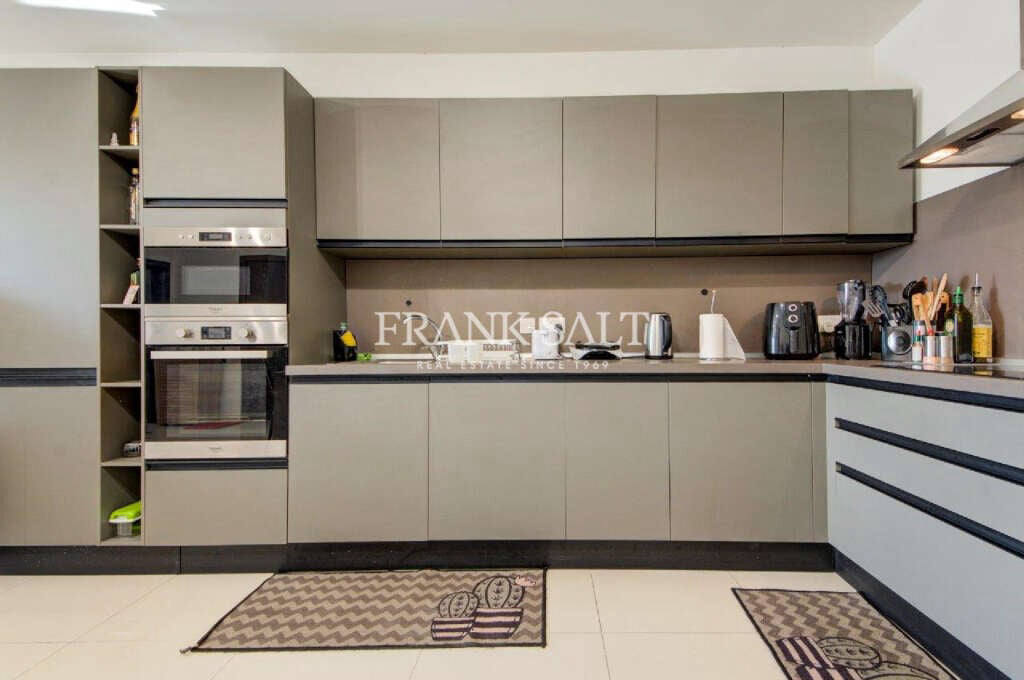 Квартира, 1324 м², 365 000$ — FAKTOR