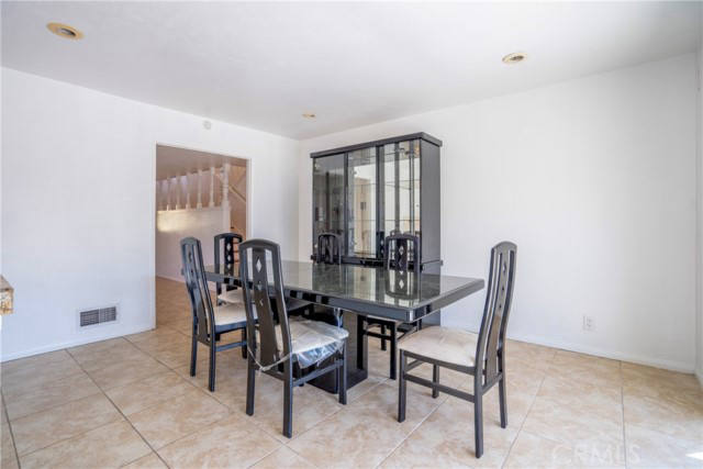 House, 2 220 m²