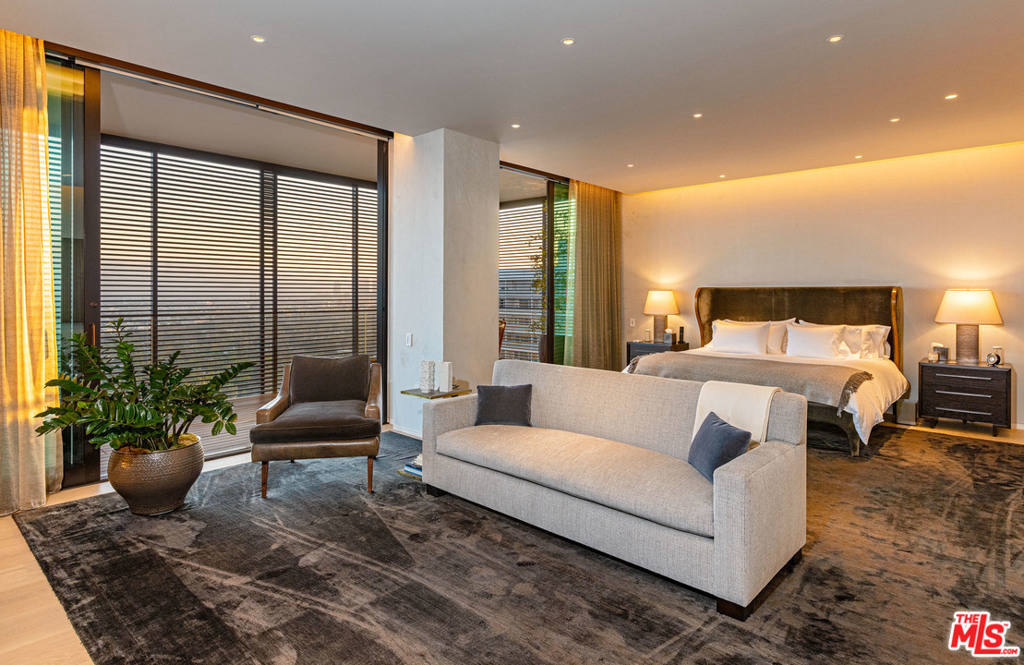 Квартира, 3880 м², 13 950 000$ — FAKTOR