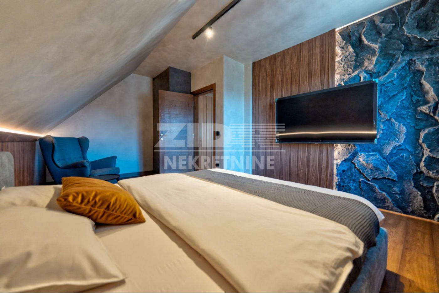 Квартира, 1130 м², 229 000$ — FAKTOR