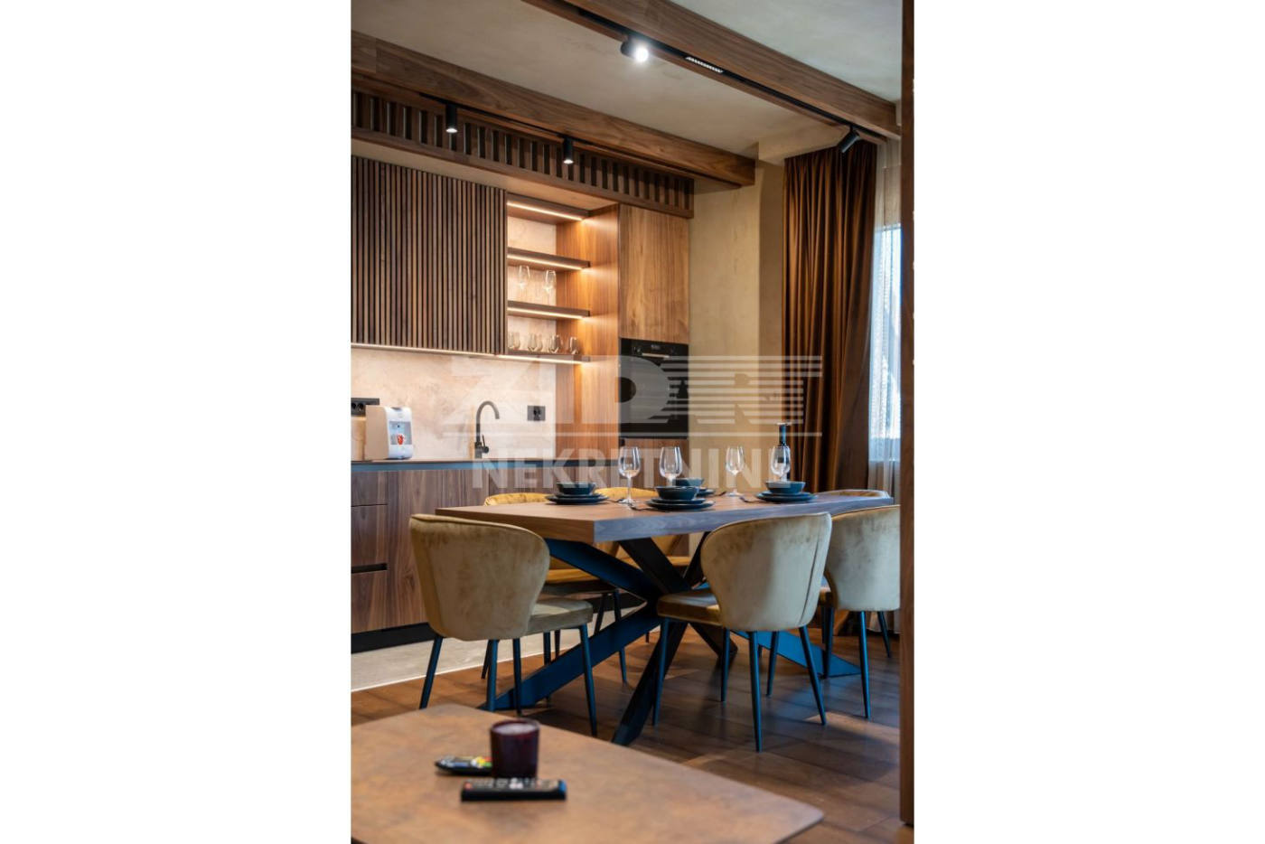 Квартира, 1130 м², 229 000$ — FAKTOR