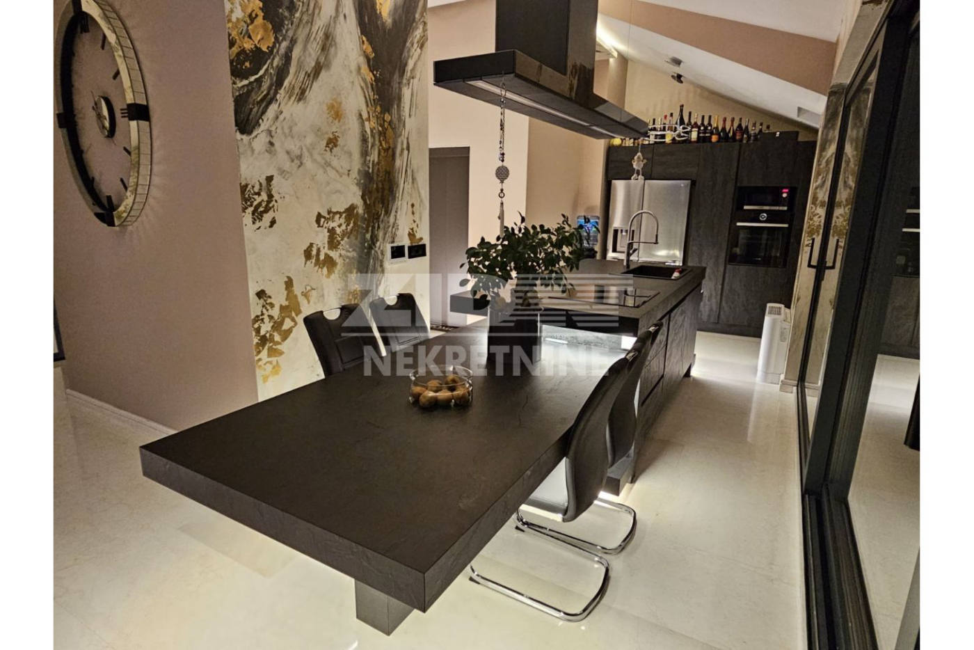 Квартира, 1679 м², 820 000$ — FAKTOR