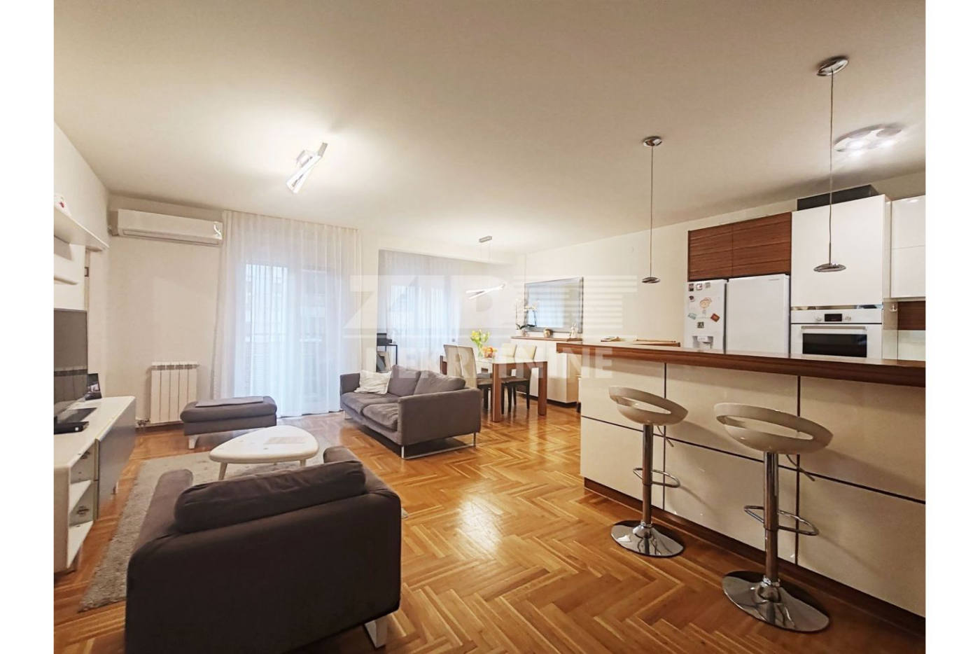 Квартира, 1033 м², 275 000$ — FAKTOR
