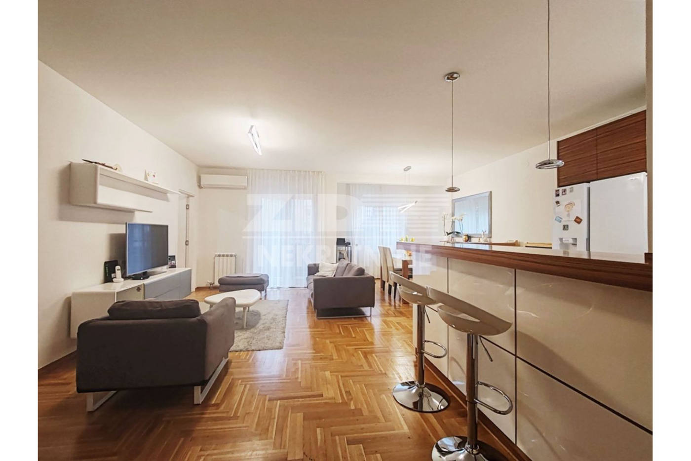Квартира, 1033 м², 275 000$ — FAKTOR