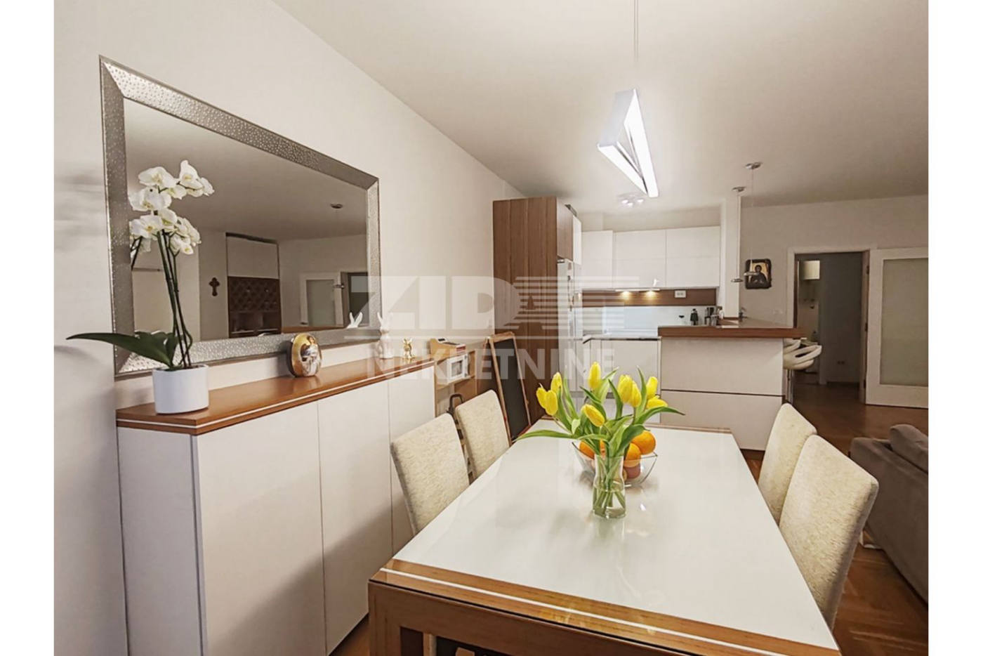 Квартира, 1033 м², 275 000$ — FAKTOR