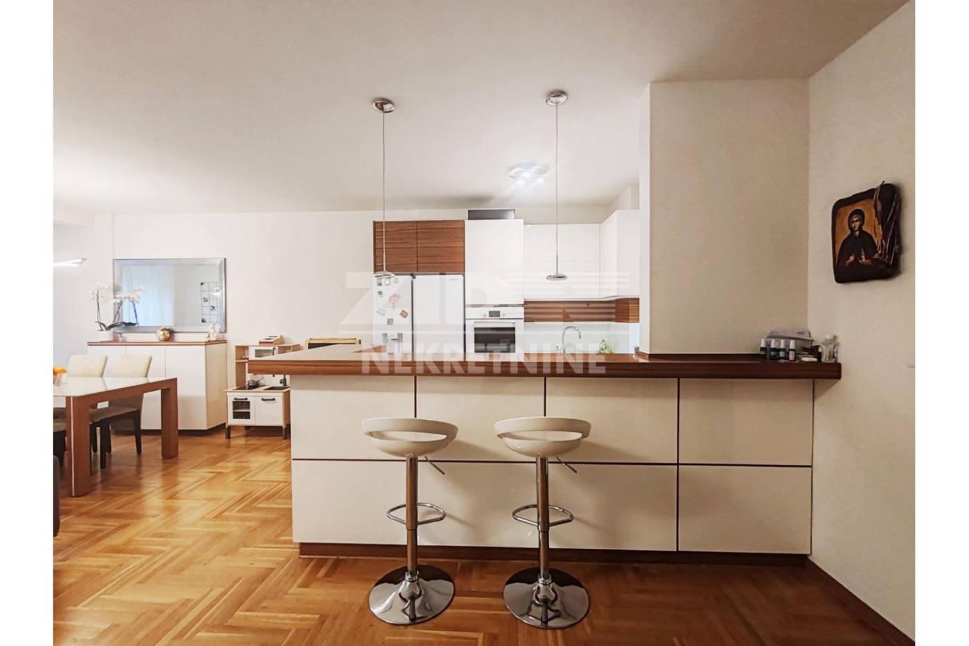Квартира, 1033 м², 275 000$ — FAKTOR