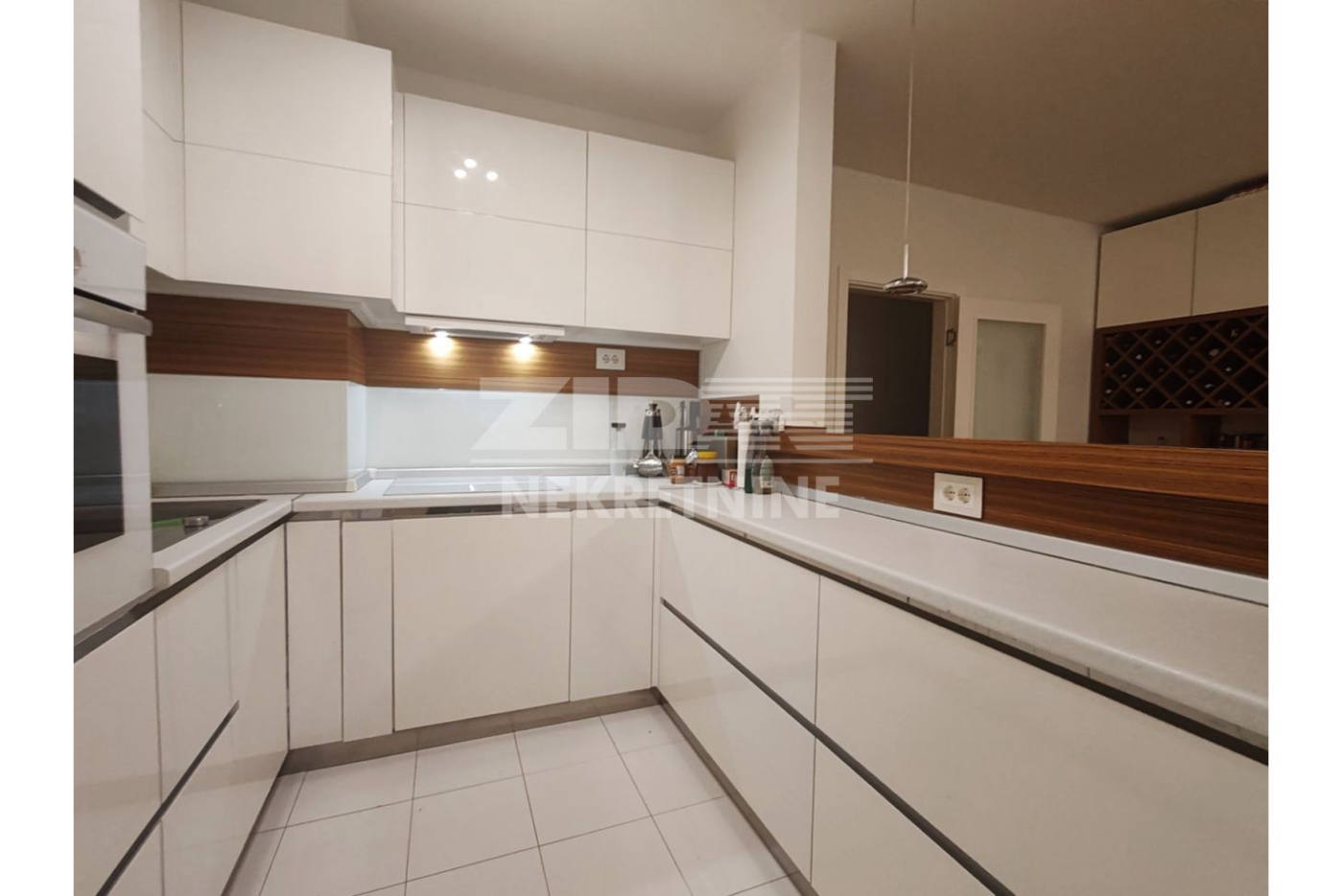 Квартира, 1033 м², 275 000$ — FAKTOR