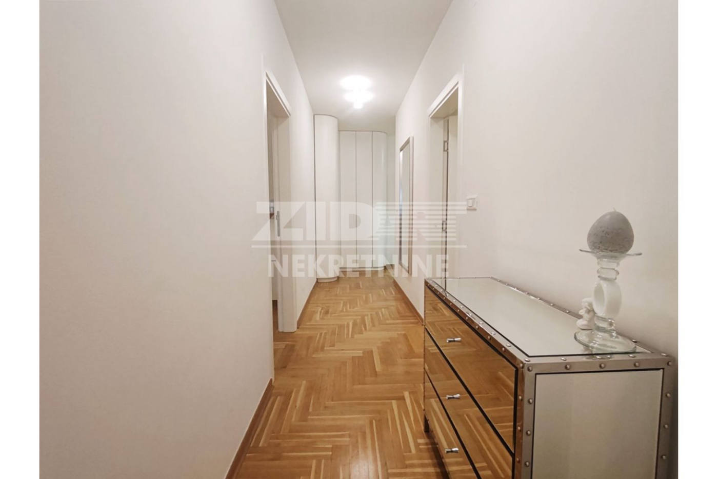Квартира, 1033 м², 275 000$ — FAKTOR