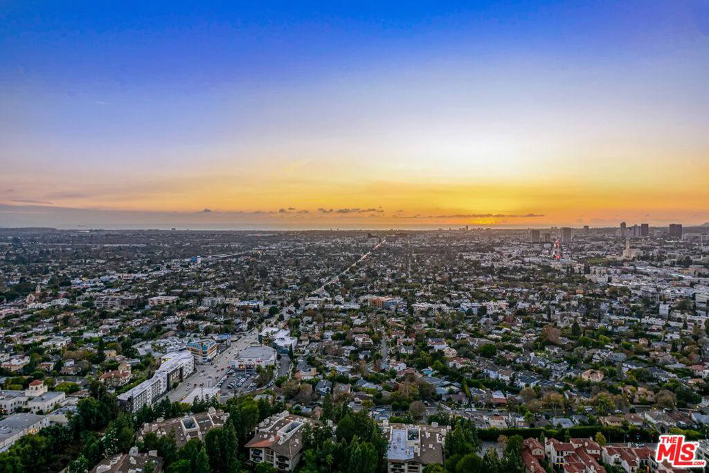 Квартира, 4450 м², 13 995 000$ — FAKTOR