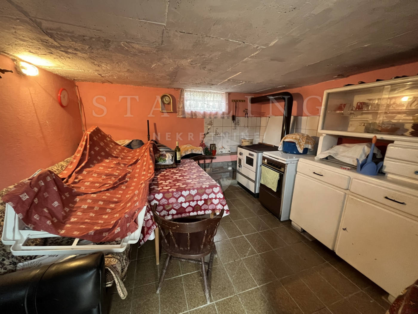 Дом, 592 м², 20 320$ — FAKTOR