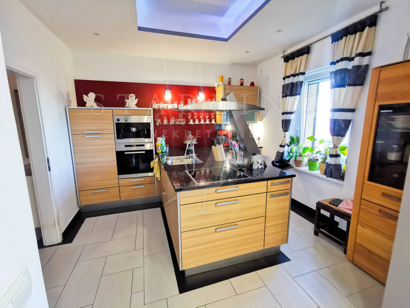 Квартира, 1497 м², 316 783$ — FAKTOR
