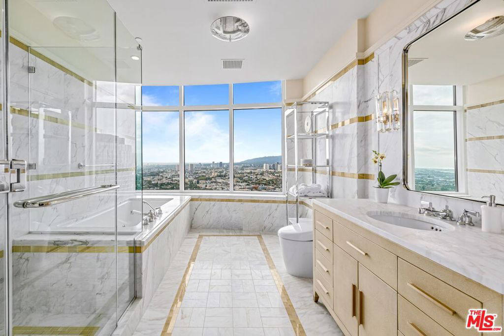 Квартира, 4450 м², 13 995 000$ — FAKTOR