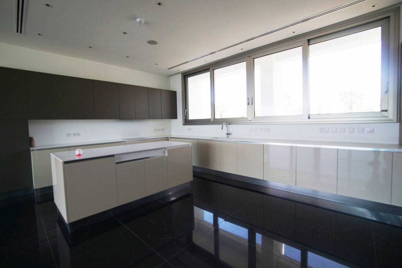 Квартира, 3692 м², 4 600 000$ — FAKTOR