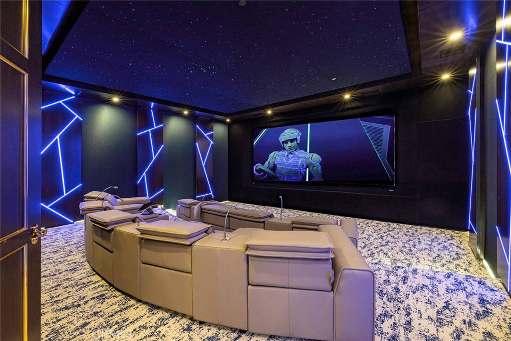 Дом, 15500 м², 69 800 000$ — FAKTOR