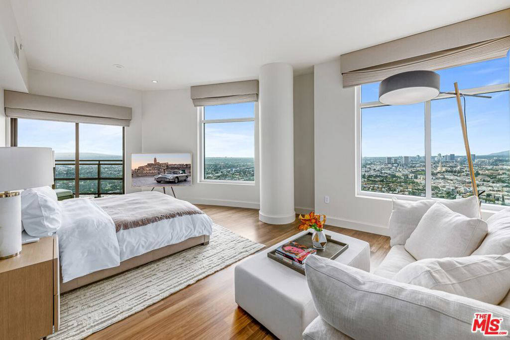 Квартира, 4450 м², 13 995 000$ — FAKTOR