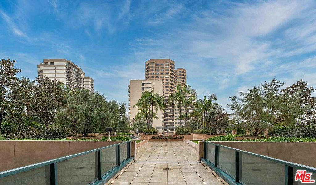 Квартира, 2776 м², 2 499 000$ — FAKTOR