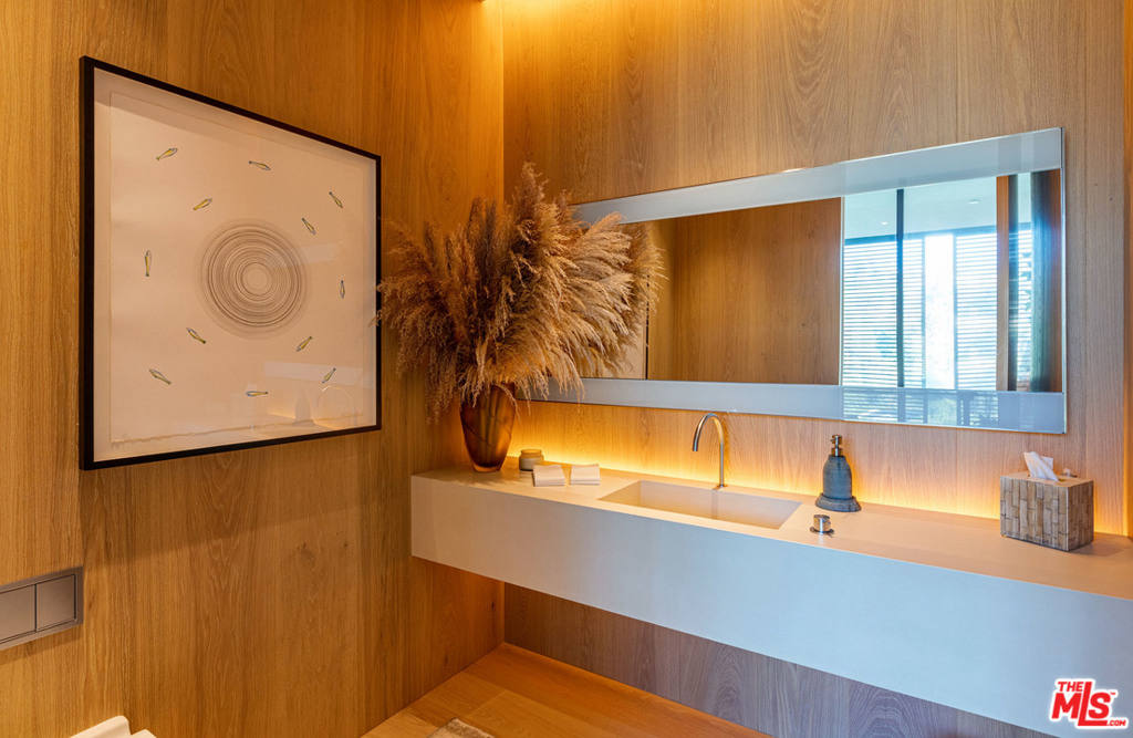 Квартира, 3880 м², 13 950 000$ — FAKTOR
