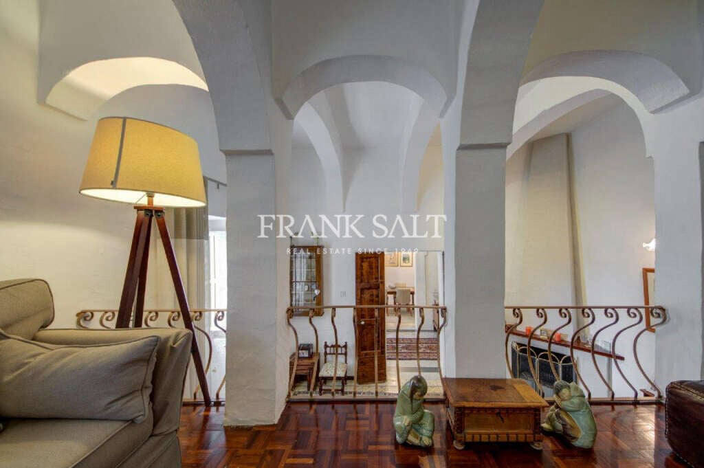 Квартира, 2207 м², 1 650 000$ — FAKTOR