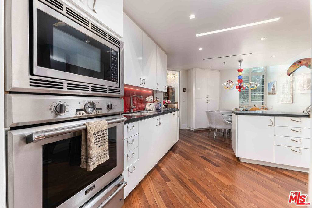 Квартира, 2776 м², 2 499 000$ — FAKTOR