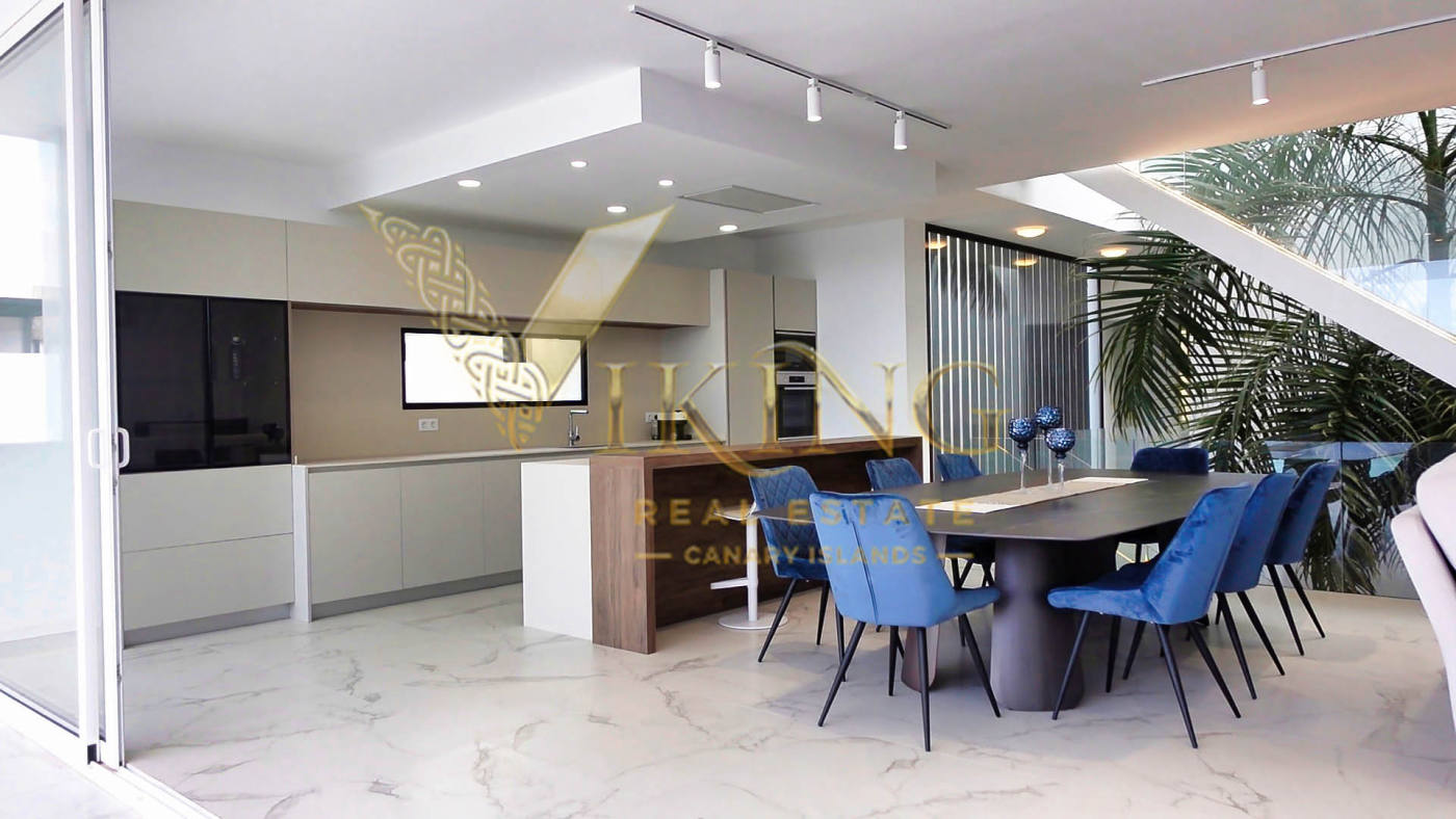 Будинок, 4 413 м²