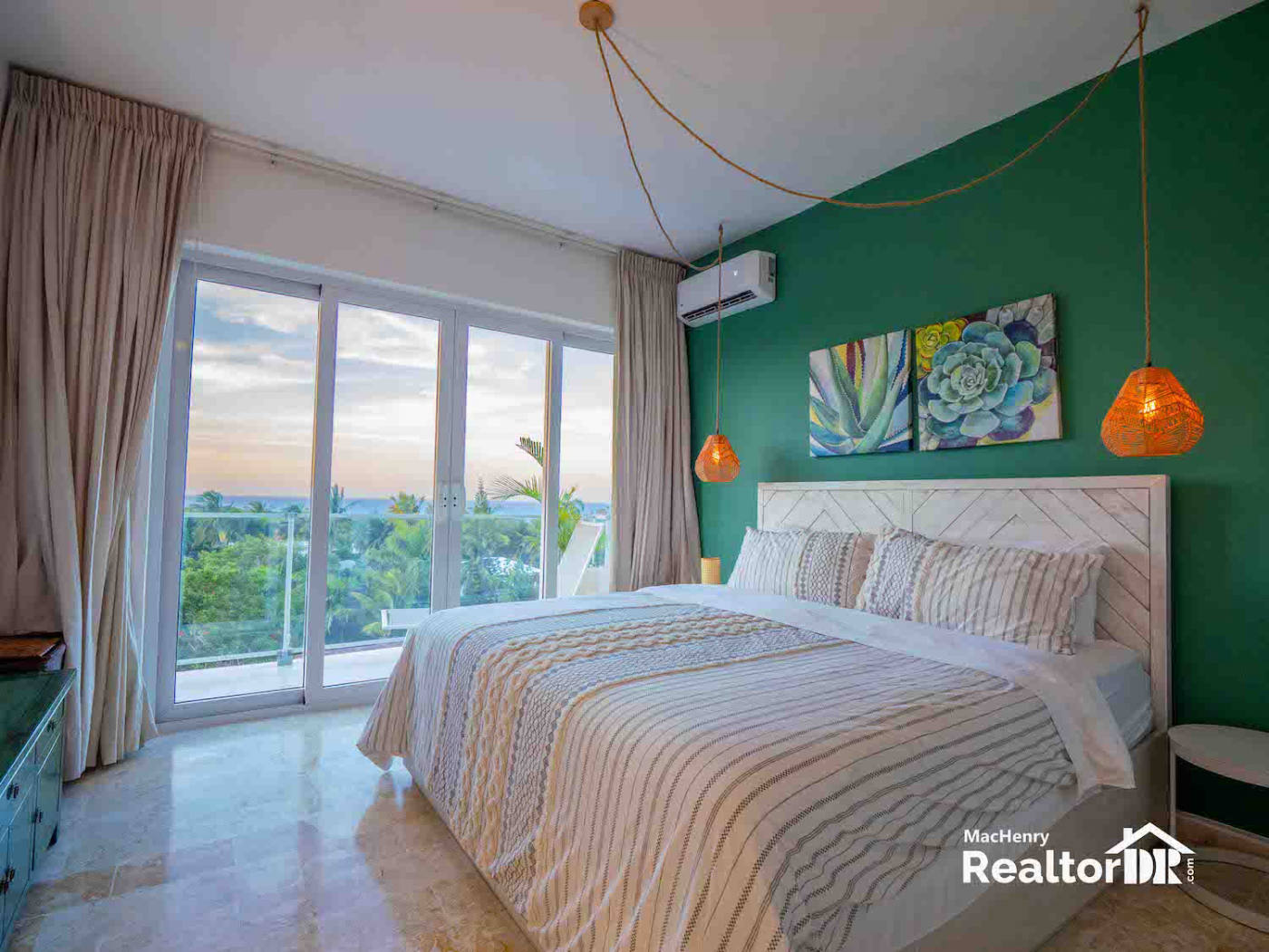 Квартира, 2239 м², 439 000$ — FAKTOR