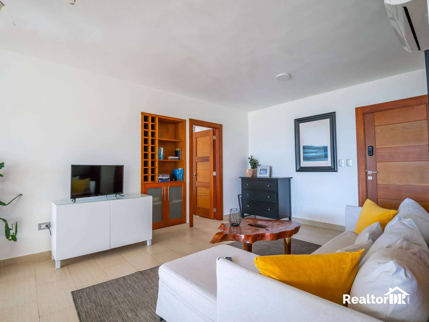 Квартира, 1615 м², 378 000$ — FAKTOR
