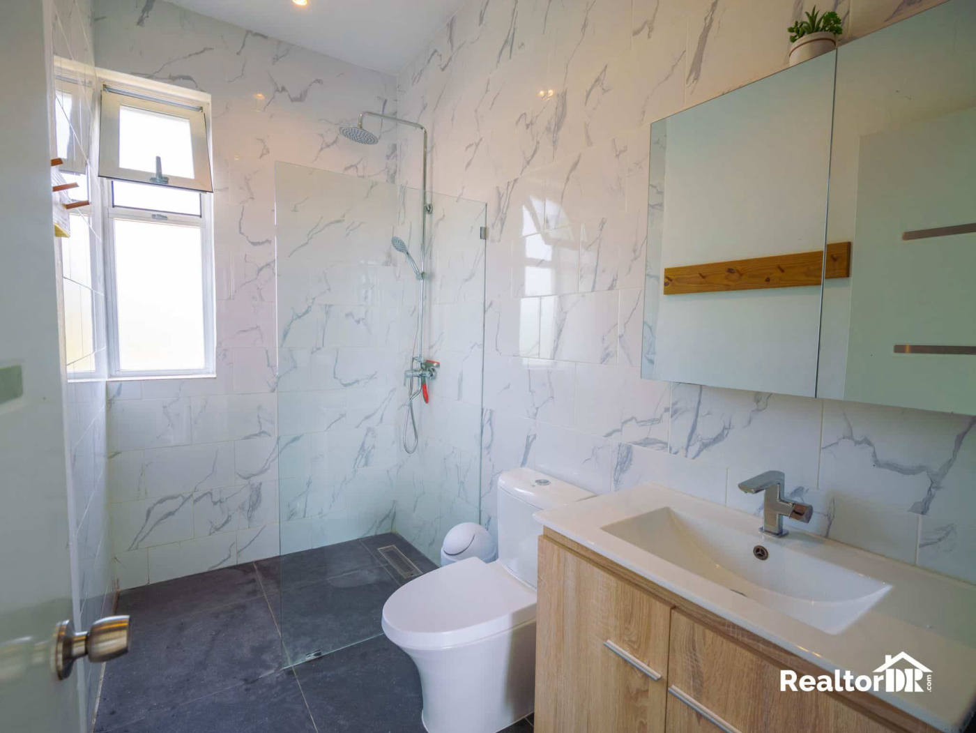 Квартира, 592 м², 190 000$ — FAKTOR