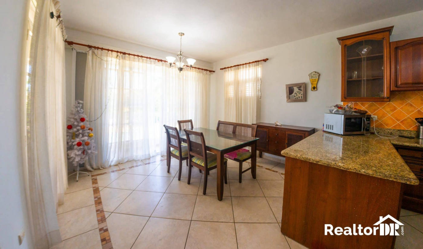 Квартира, 2153 м², 350 000$ — FAKTOR