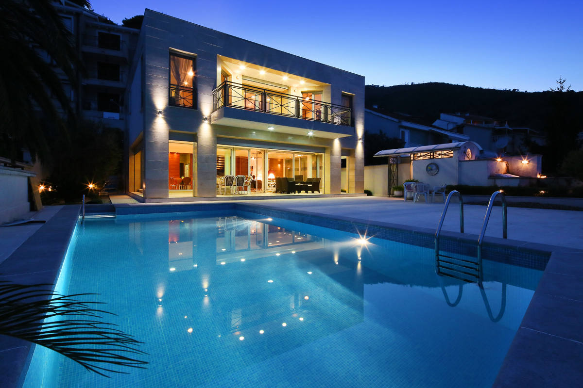 House, 3 746 m²