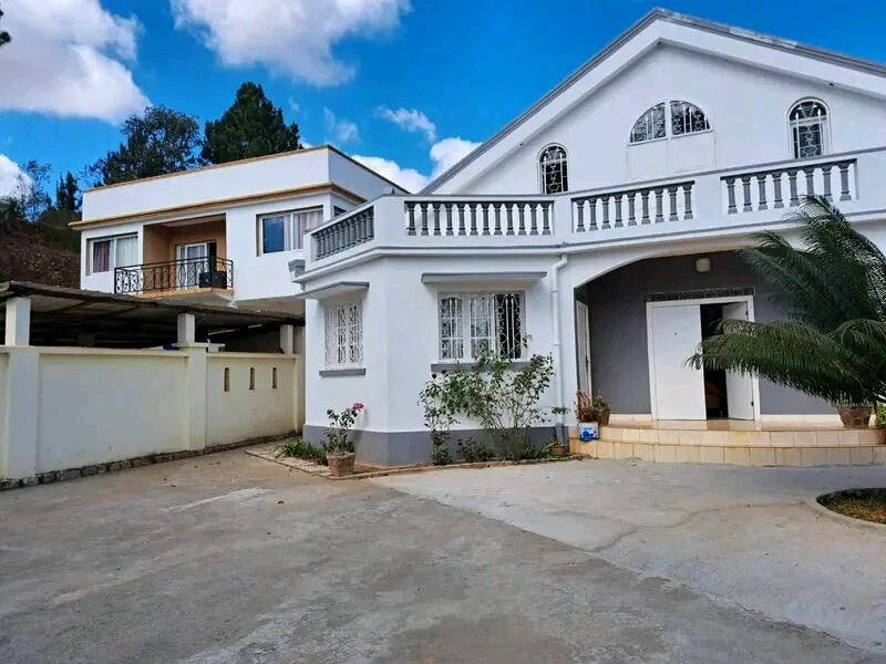 Будинок, 2153 м², 138 185$ — FAKTOR