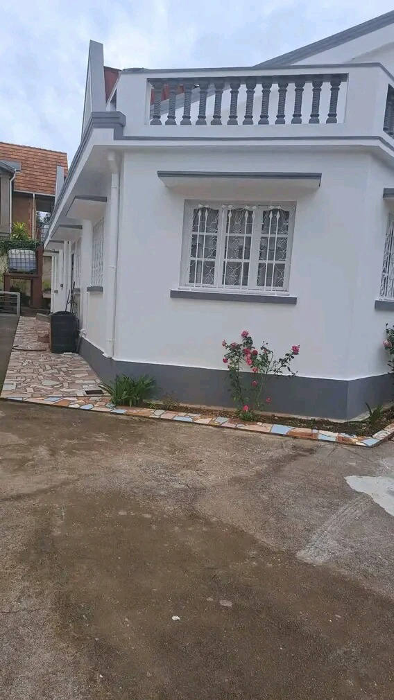 Будинок, 2153 м², 138 185$ — FAKTOR