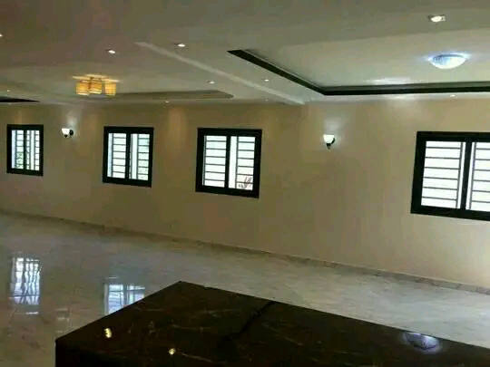 Будинок, 2153 м², 211 110$ — FAKTOR