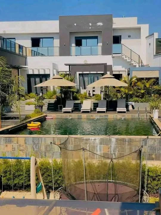 Будинок, 1722 м², 801 241$ — FAKTOR