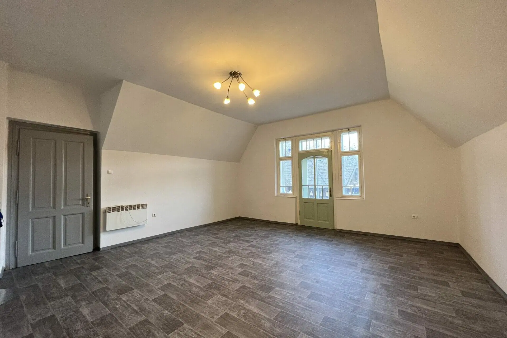 Квартира, 904 м², 268 000$ — FAKTOR