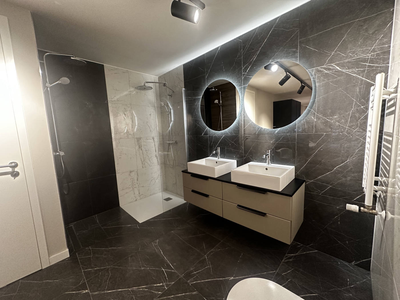 Квартира, 689 м², 195 000$ — FAKTOR