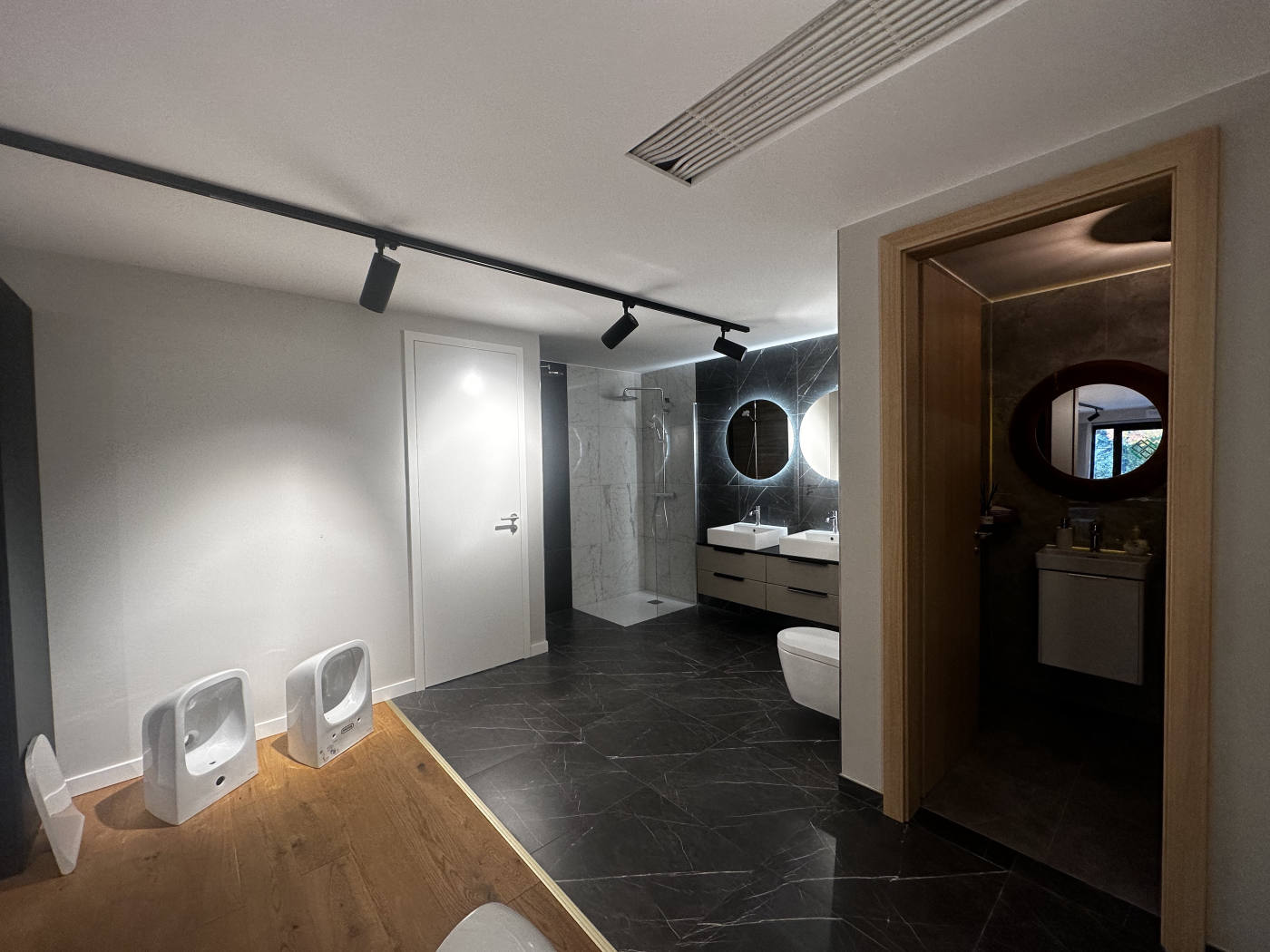 Квартира, 689 м², 195 000$ — FAKTOR