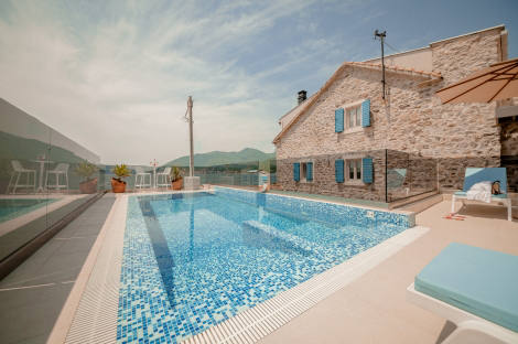 House, 1 345 m²
