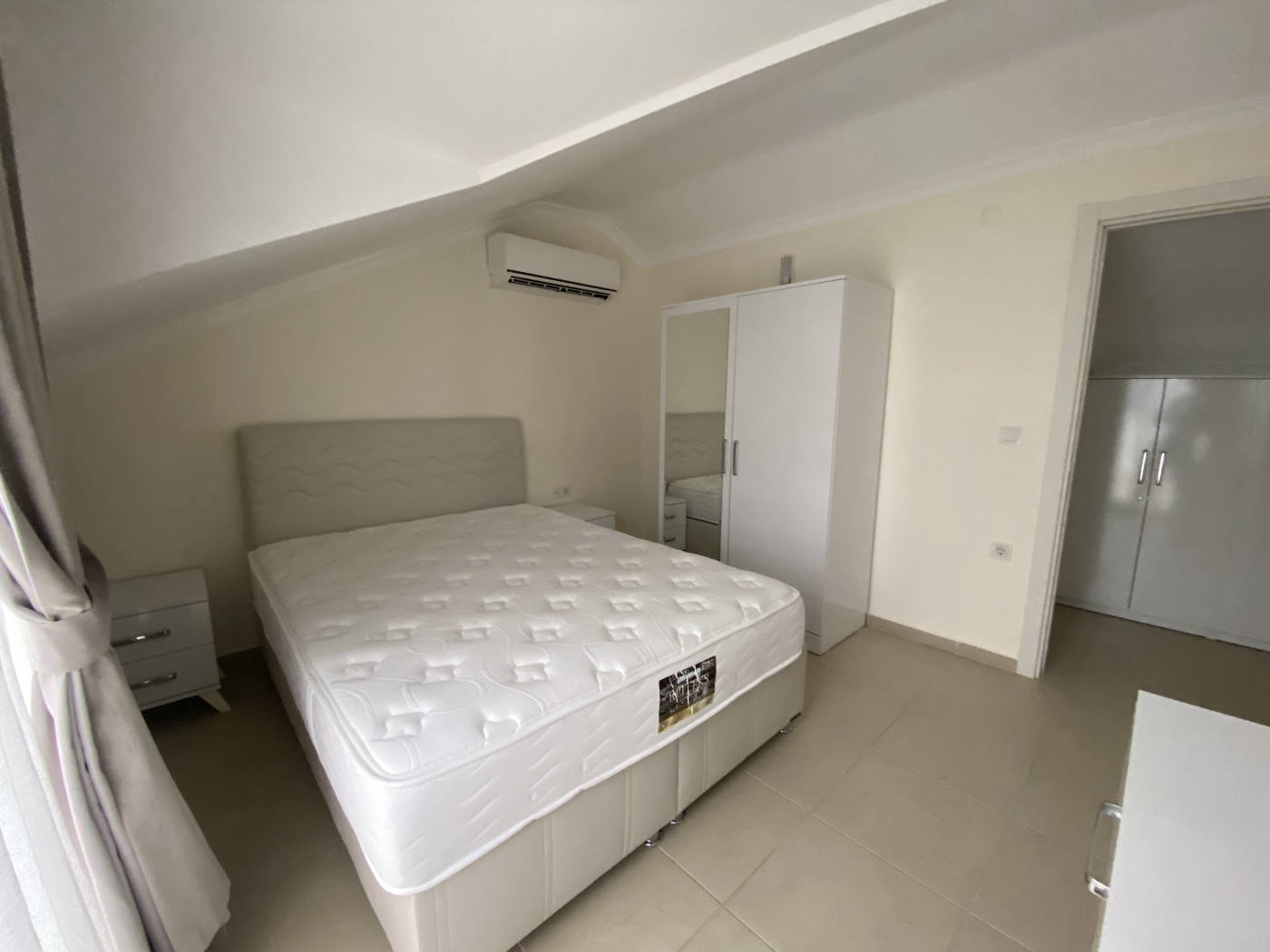 Квартира, 1076 м², 220 000$ — FAKTOR