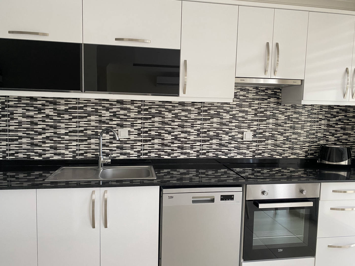 Квартира, 1076 м², 220 000$ — FAKTOR