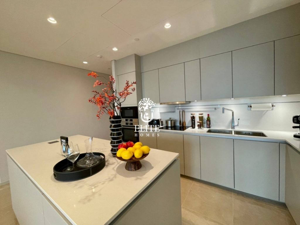 Квартира, 2325 м², 1 693 892$ — FAKTOR
