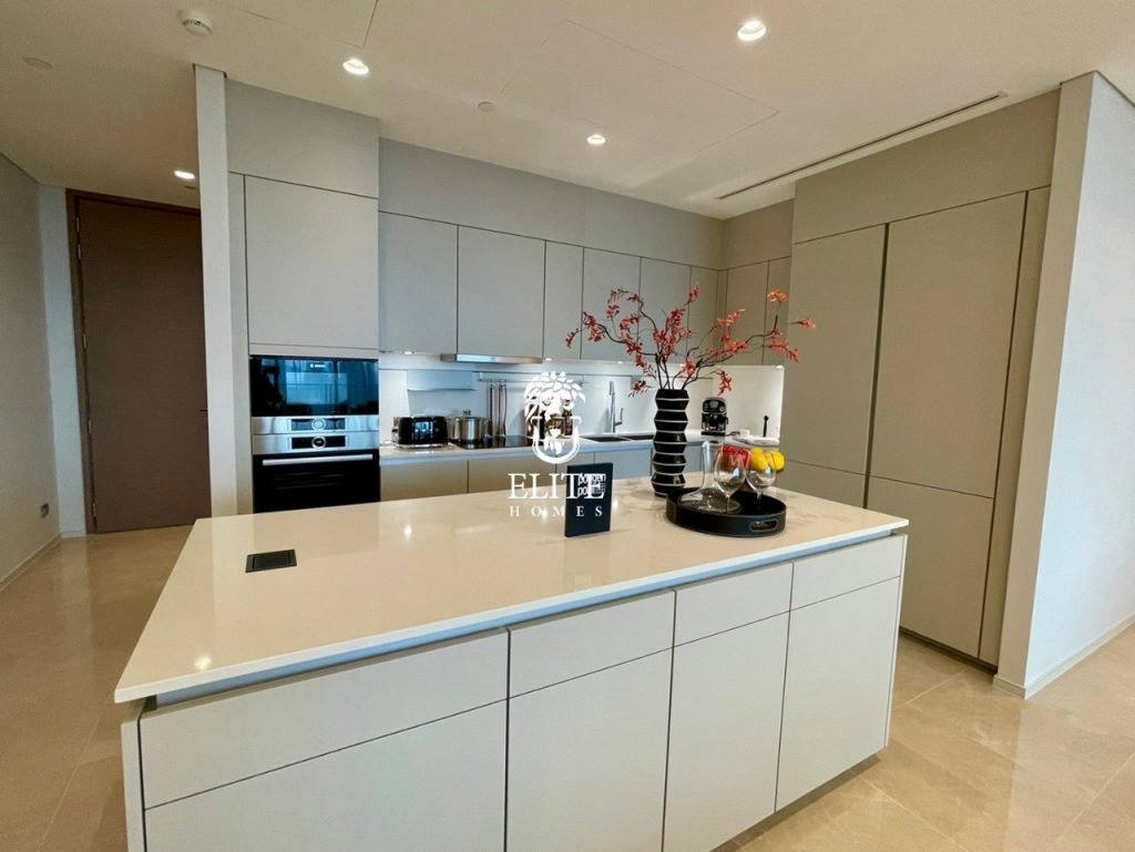Квартира, 2325 м², 1 693 892$ — FAKTOR