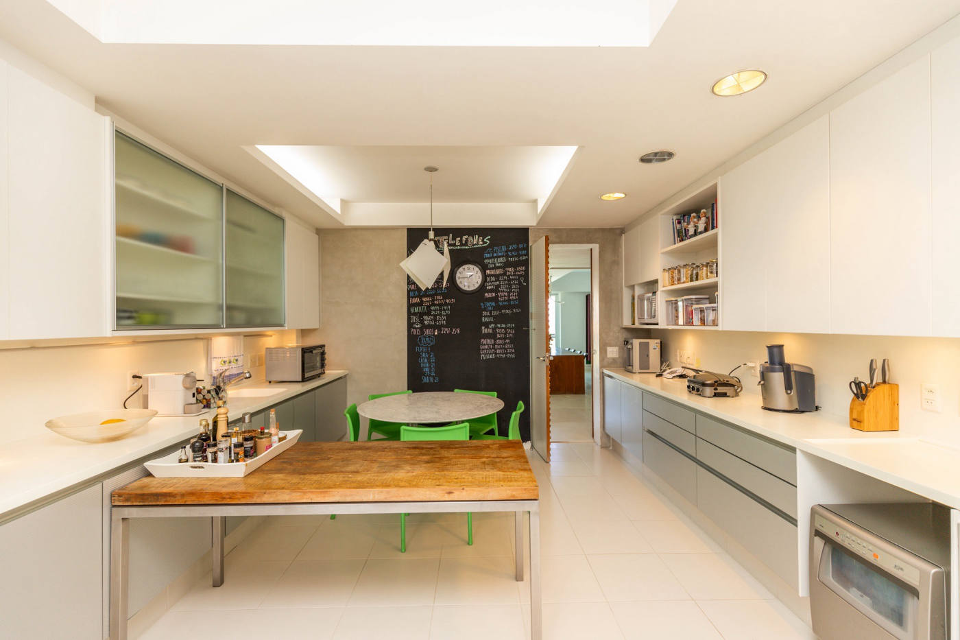 Квартира, 4898 м², 3 369 606$ — FAKTOR