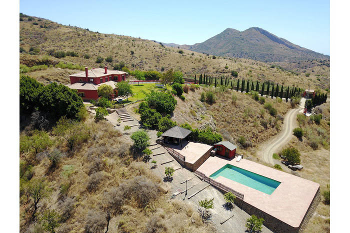 House, 5 920 m²
