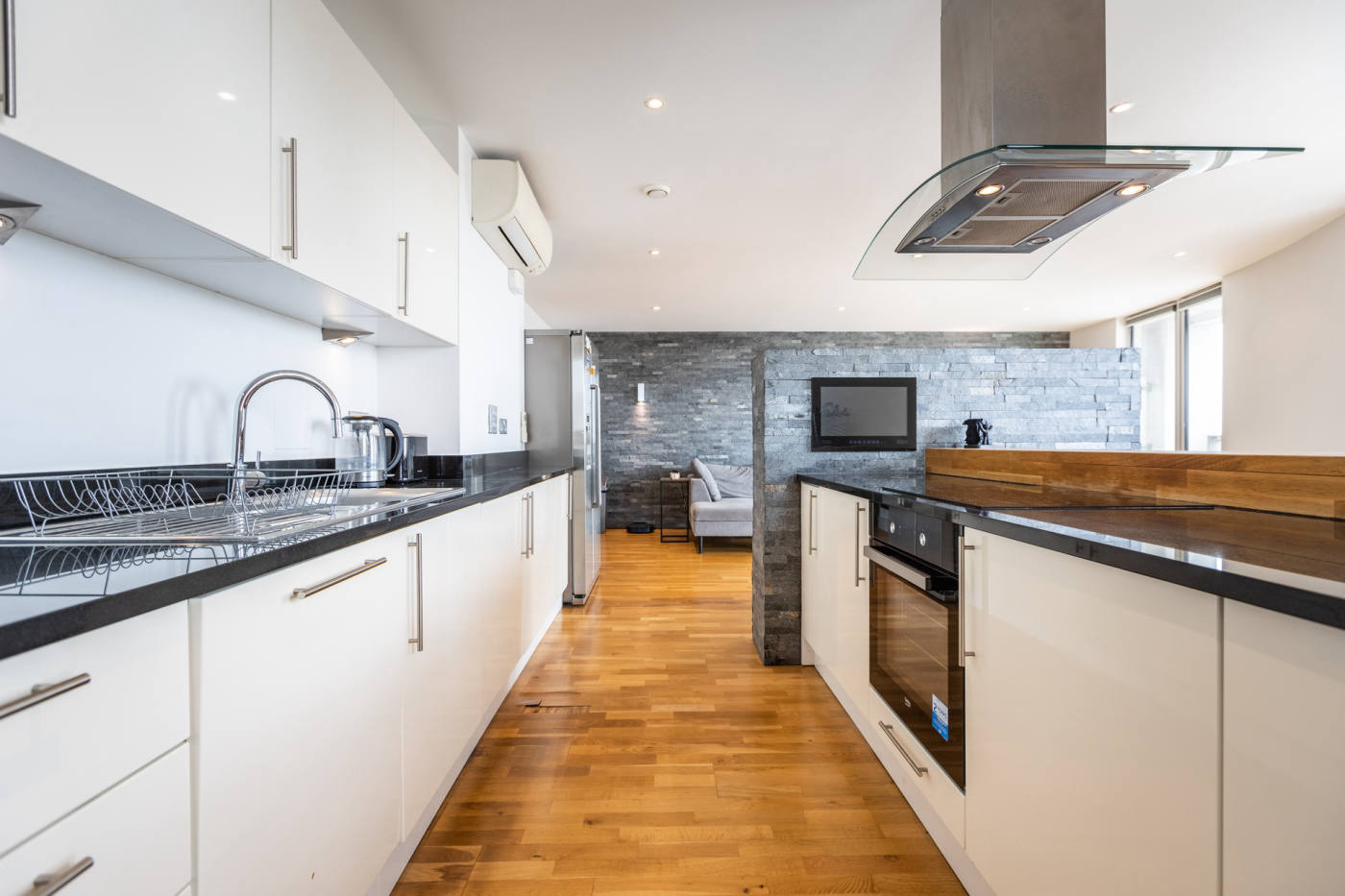 Квартира, 1098 м², 899 000$ — FAKTOR