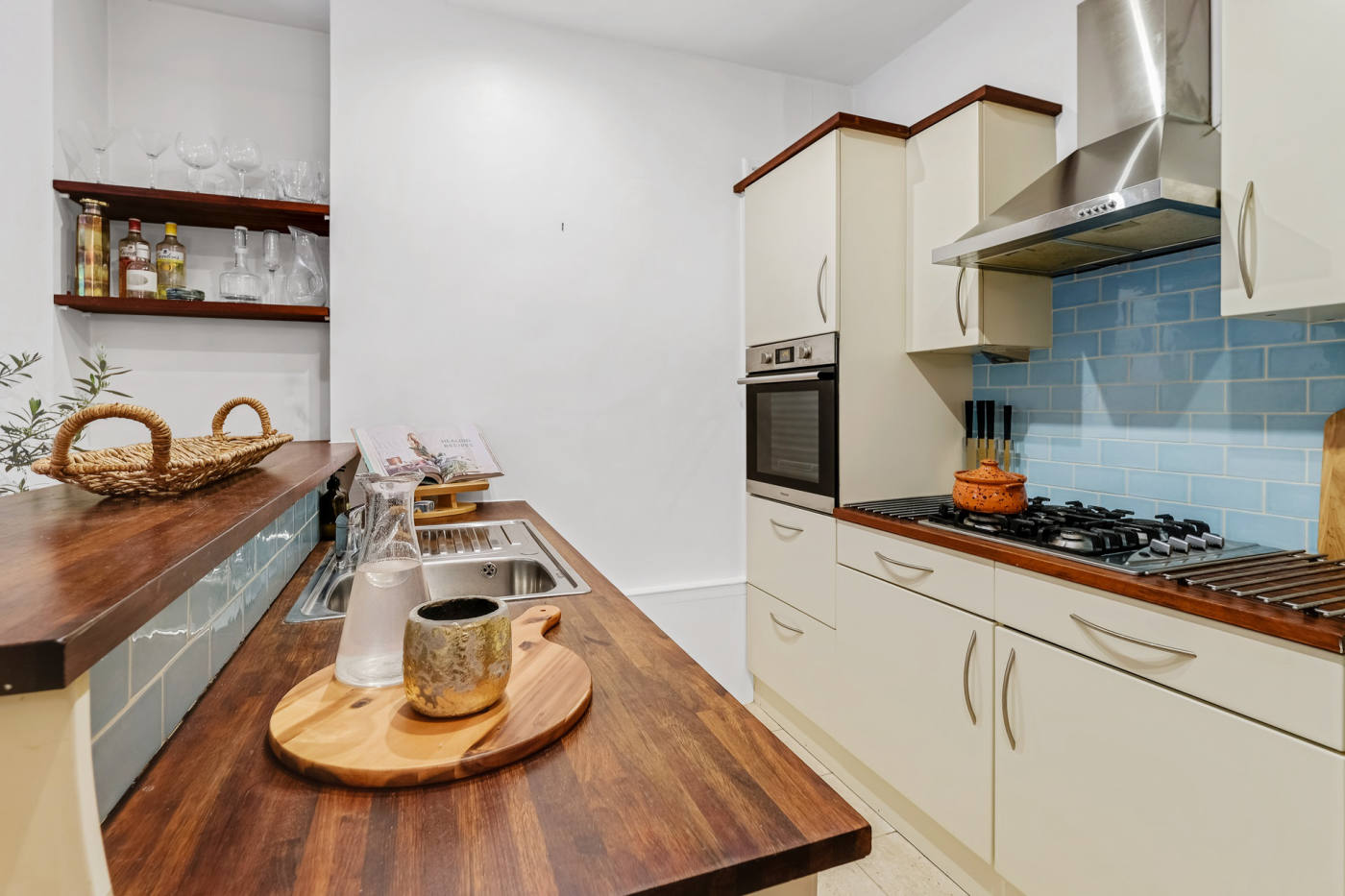 Квартира, 893 м², 961 000$ — FAKTOR